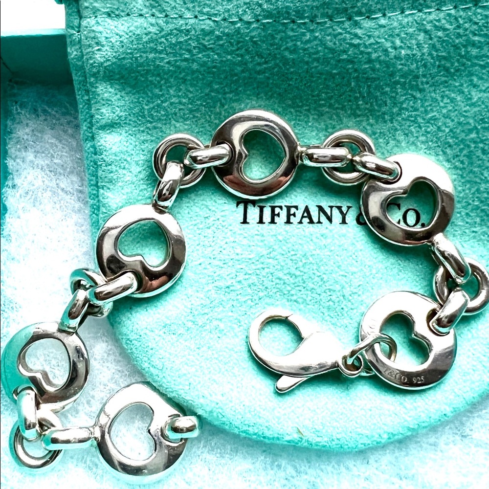 Tiffany & Co. Sterling Silver 7" Stencil Hearts Charm Bracelet in Tiffany Box